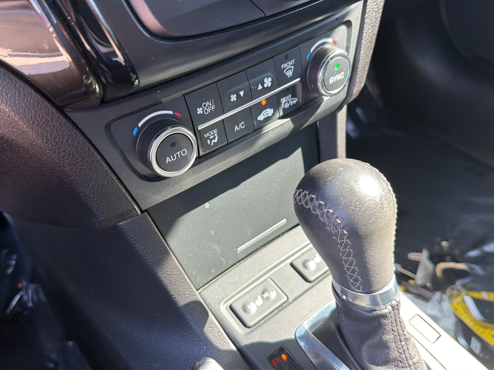 Used 2020 Platinum White Pearl Acura Premium and A-SPEC Packages image 29