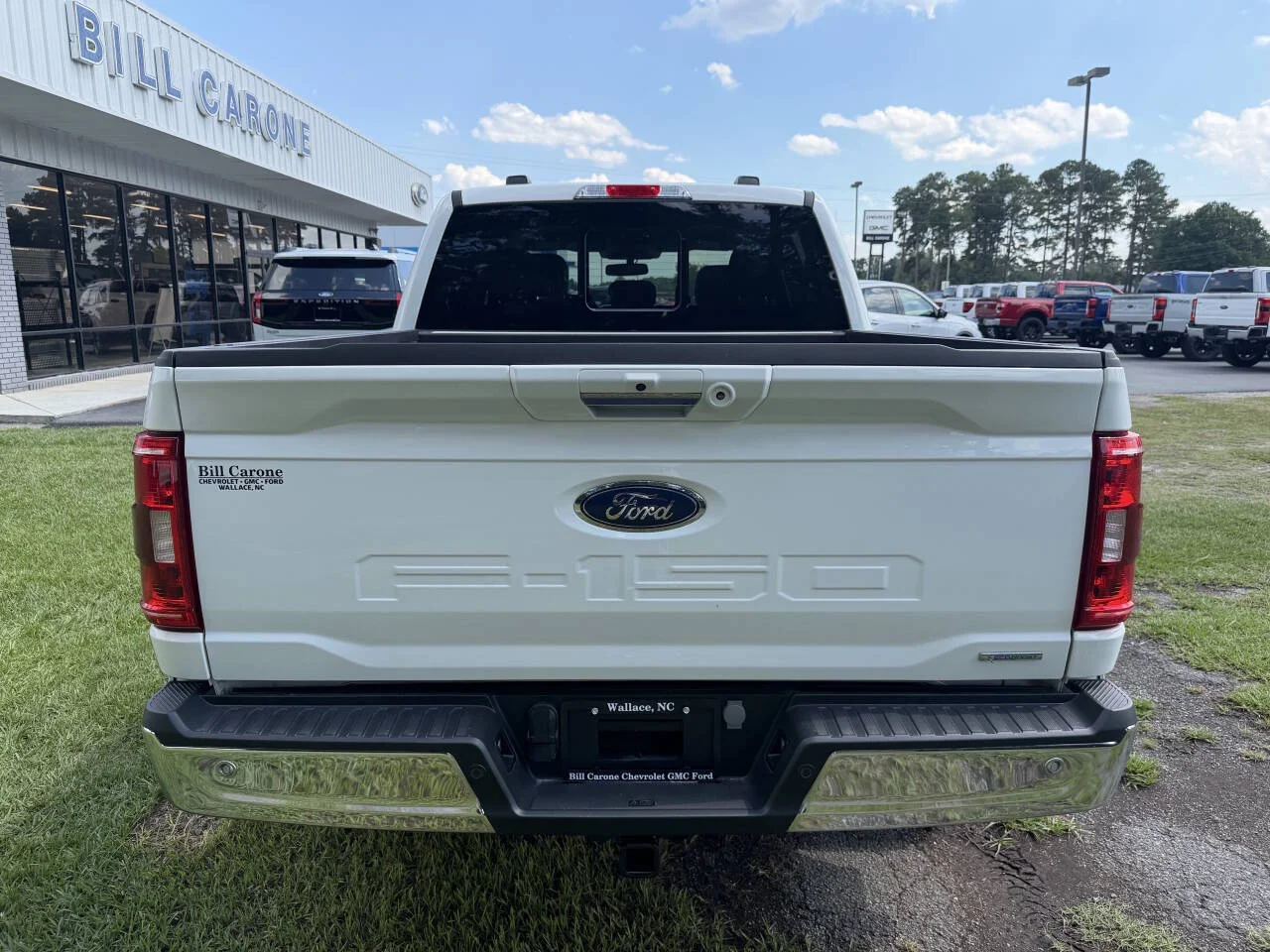 Used 2023 White Ford XLT 4x4 4dr SuperCrew 5.5 ft. SB image 23