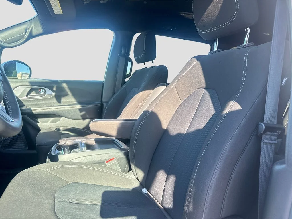 Used 2023 White Chrysler Touring image 11