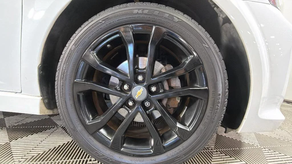 Used 2017 SUMMIT WHITE Chevrolet Premier image 37