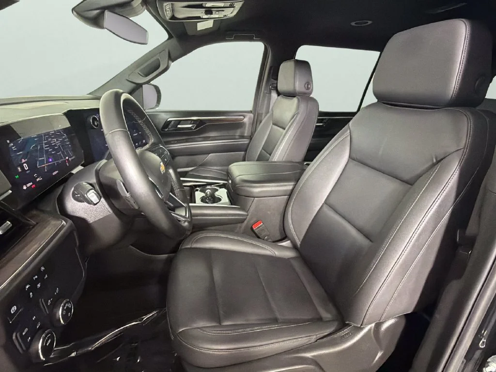 Used 2025 Black Chevrolet LT image 18