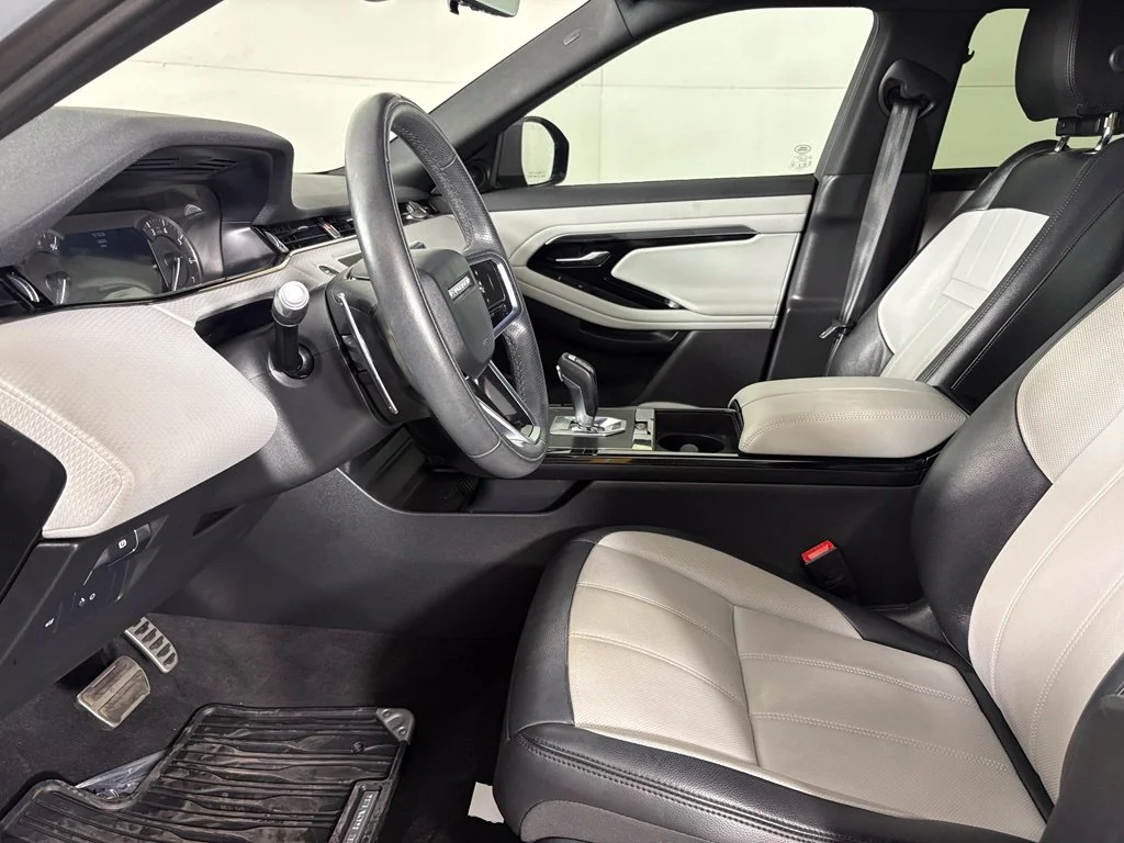 Used 2022 Silver Land Rover Dynamic image 22