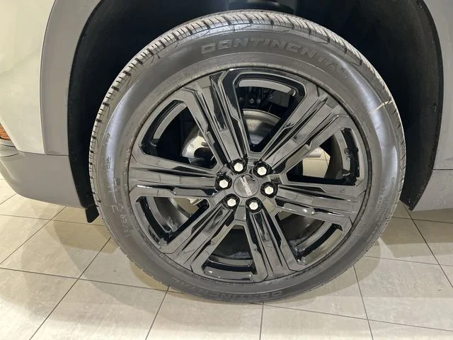 New 2026 Silver GMC Elevation image 31
