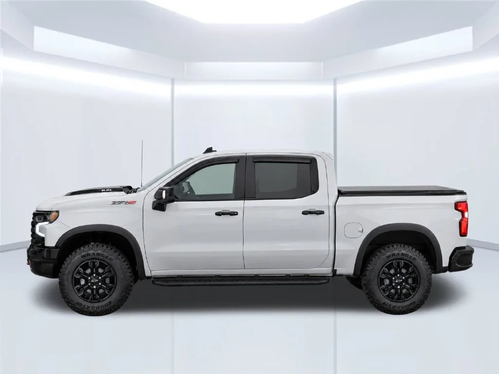 New 2026 White Chevrolet ZR2 image 9