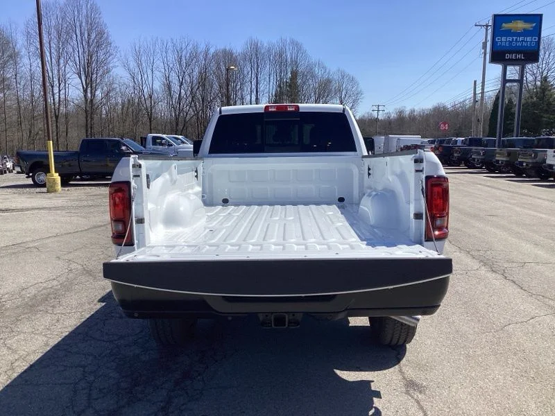 New 2026 Bright White Clear-Coat Exterior Paint RAM Tradesman image 15