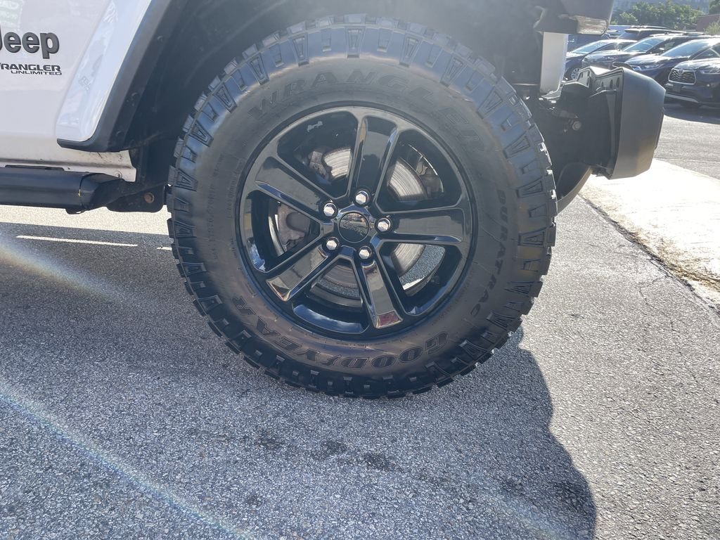 Used 2020 White Jeep Unlimited Sahara Altitude image 11