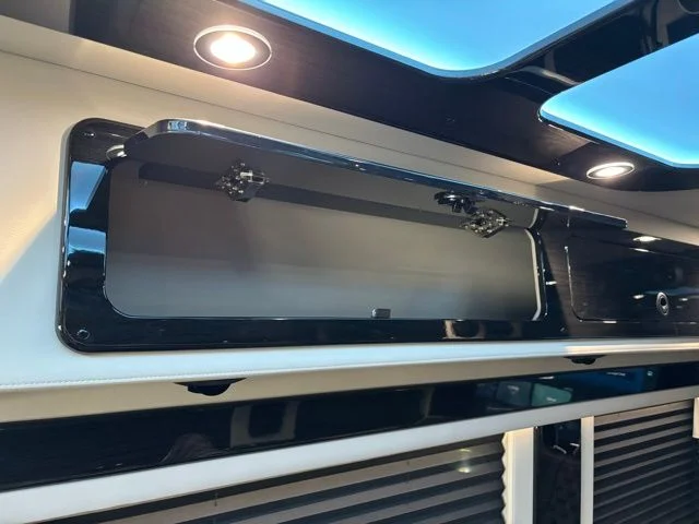 New 2026 Iridium Silver Mercedes-Benz Discovery Touring image 36