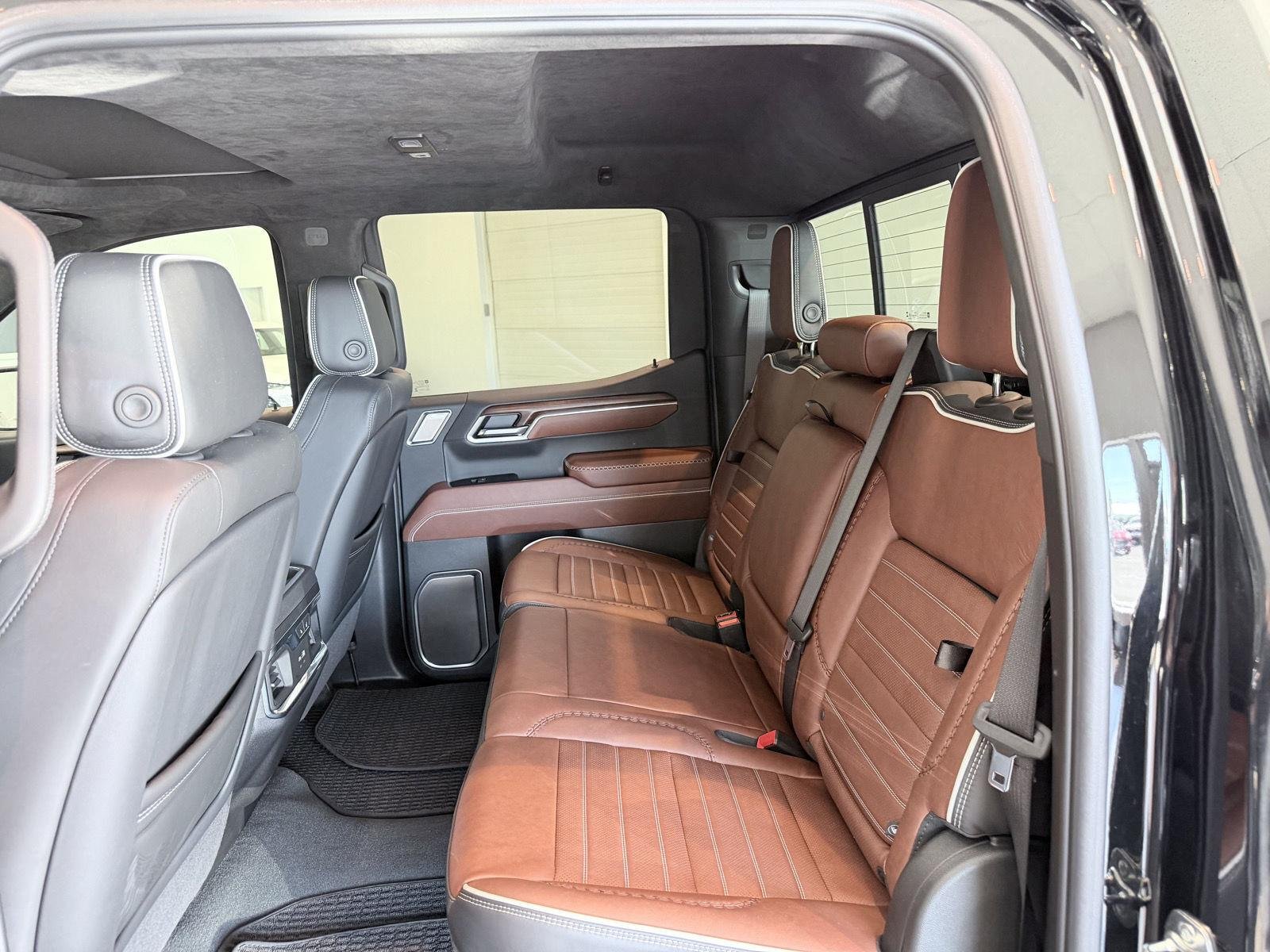 Used 2025 Onyx Black GMC Denali Ultimate image 25