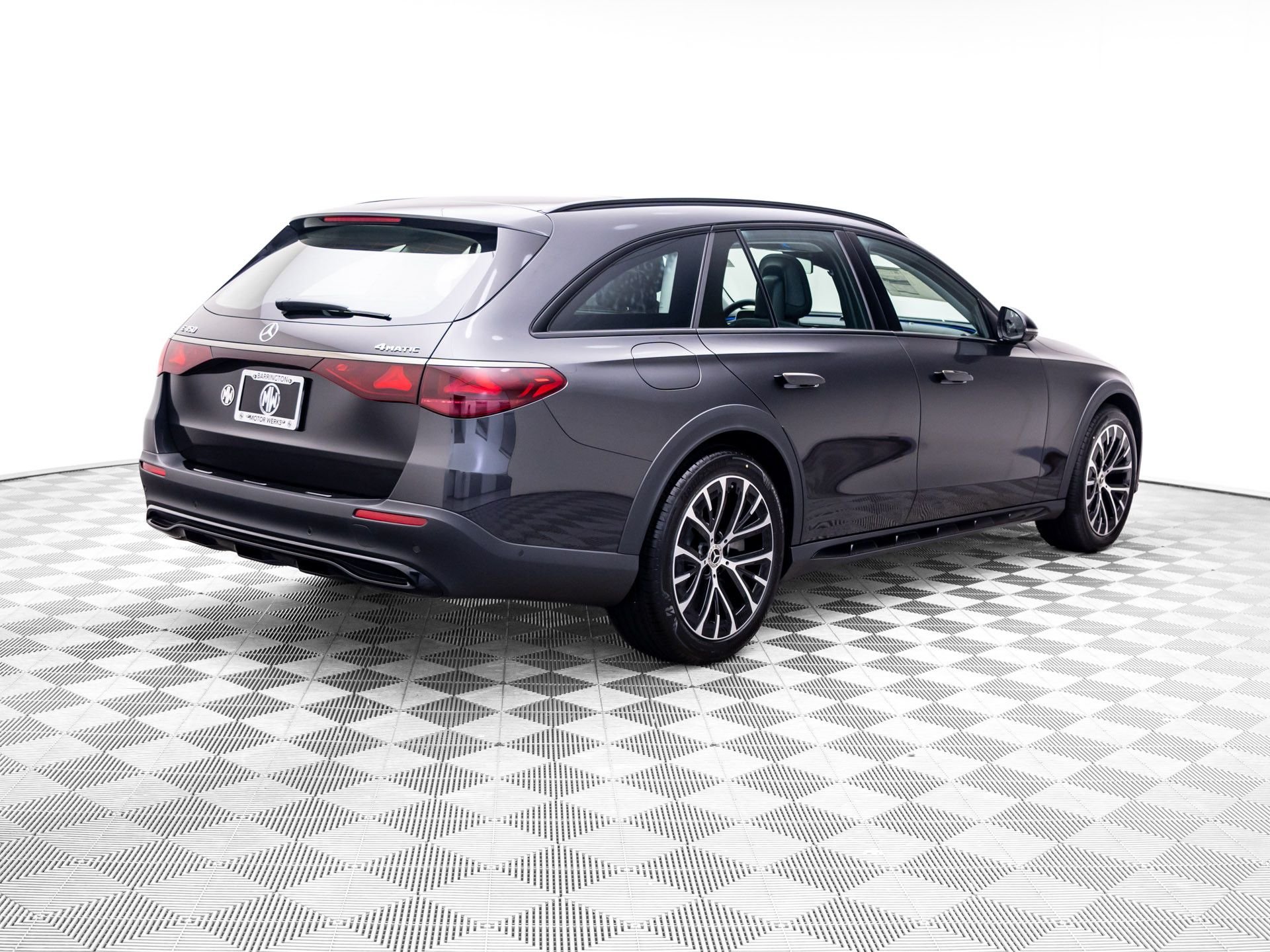 New 2027 Graphite Grey Metallic Mercedes-Benz E 450 image 5
