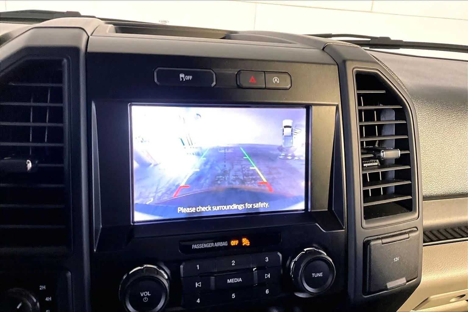 Used 2020 Oxford White Ford XL image 29