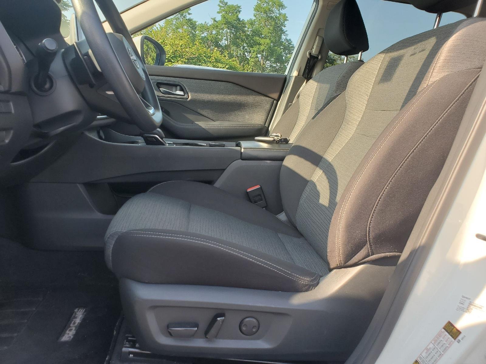 Used 2023 Pearl White Tricoat Nissan SV image 8