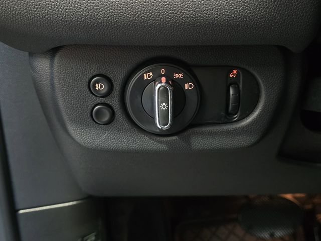 Used 2019 Green MINI Signature image 24