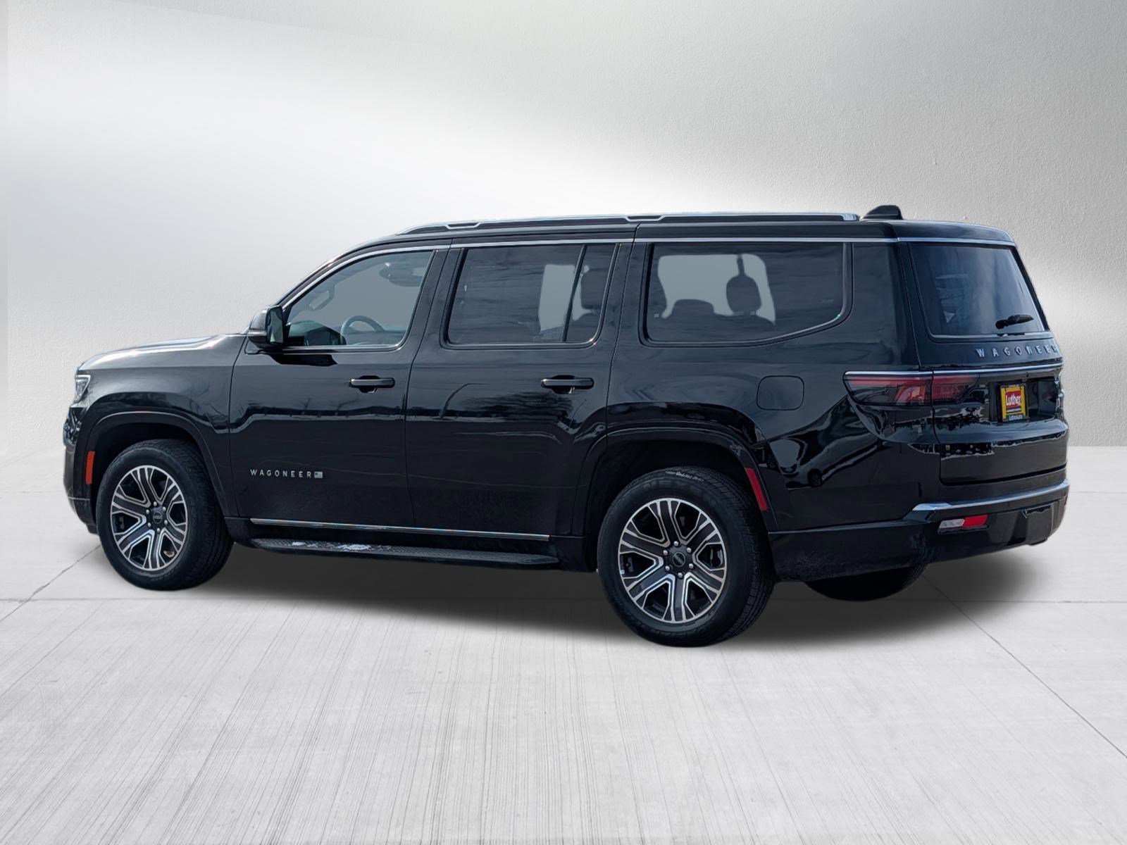 Used 2025 Diamond Black Crystal Pearlcoat Jeep 4WD image 5