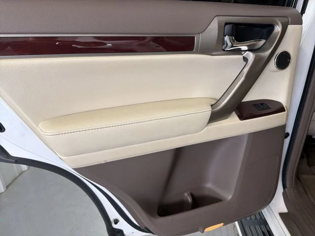 Used 2015 Starfire Pearl Lexus 460 Luxury image 14