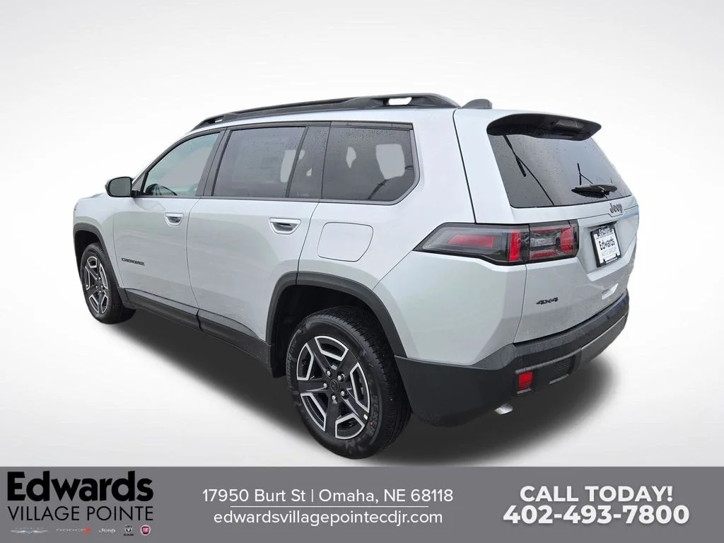 New 2026 Silver Zynith Clear-Coat Exterior Paint Jeep Limited image 5