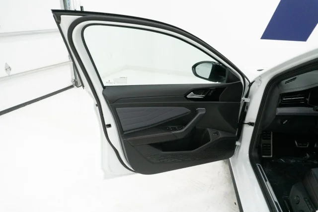 2027 Volkswagen Jetta GLI Autobahn - Photo 13