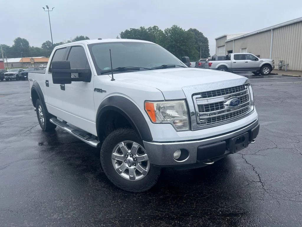 Used 2013 White Platinum Tri-Coat Metallic Ford XLT image 1