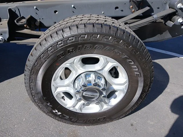 New 2026 Oxford White Ford F-350® XLT image 9