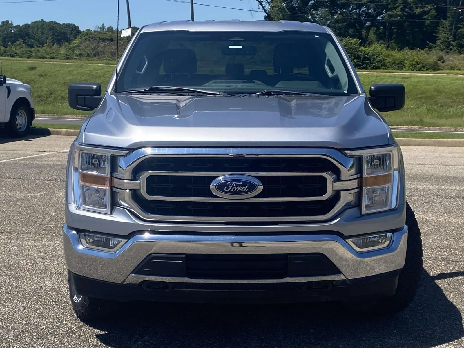 Used 2023 Silver Ford XLT image 2