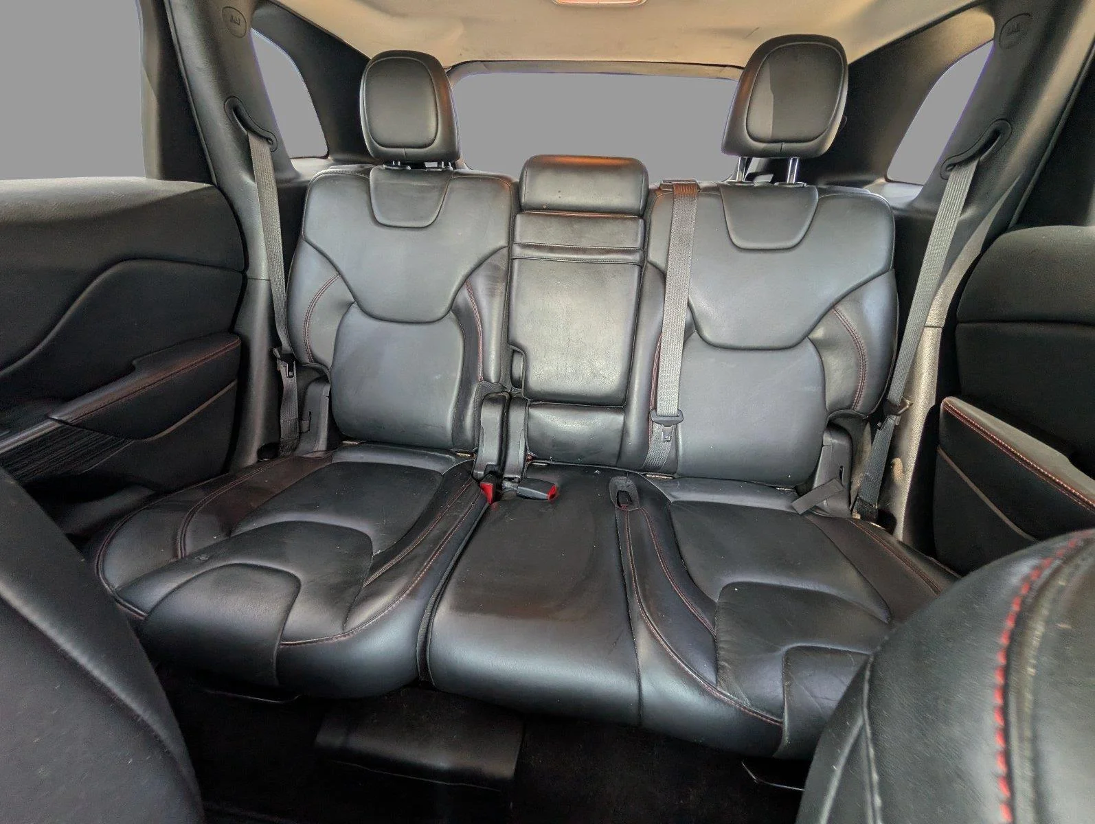 Used 2015 Bright White Clearcoat Jeep Trailhawk image 13
