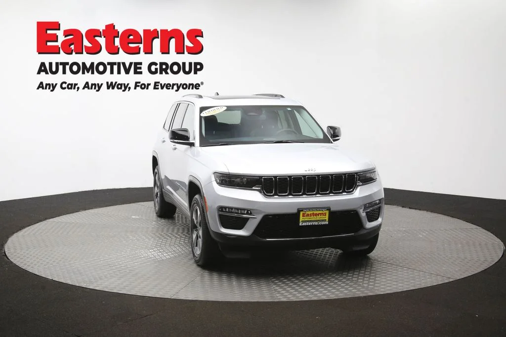 Used 2022 Silver Jeep 4xe image 54