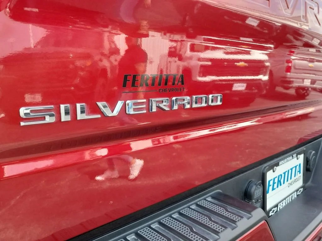 Certified Used 2025 Radiant Red Tintcoat Chevrolet RST image 31