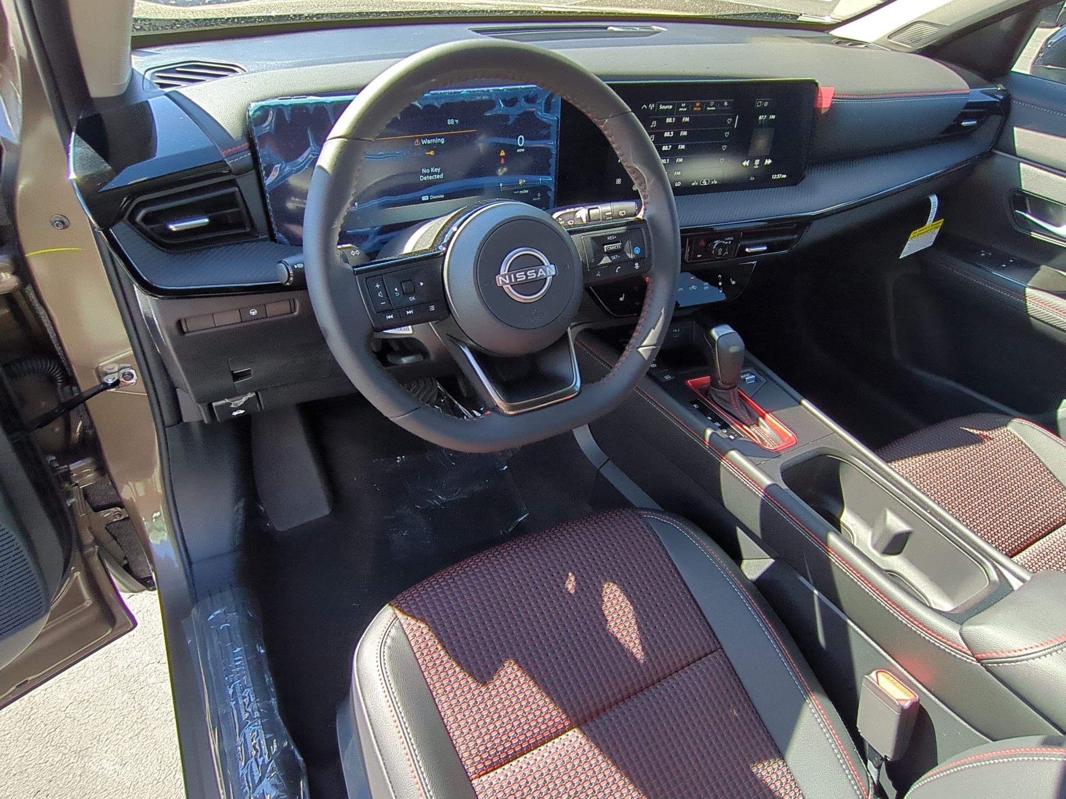 New 2026 Canyon Bronze Metallic Nissan SR image 9
