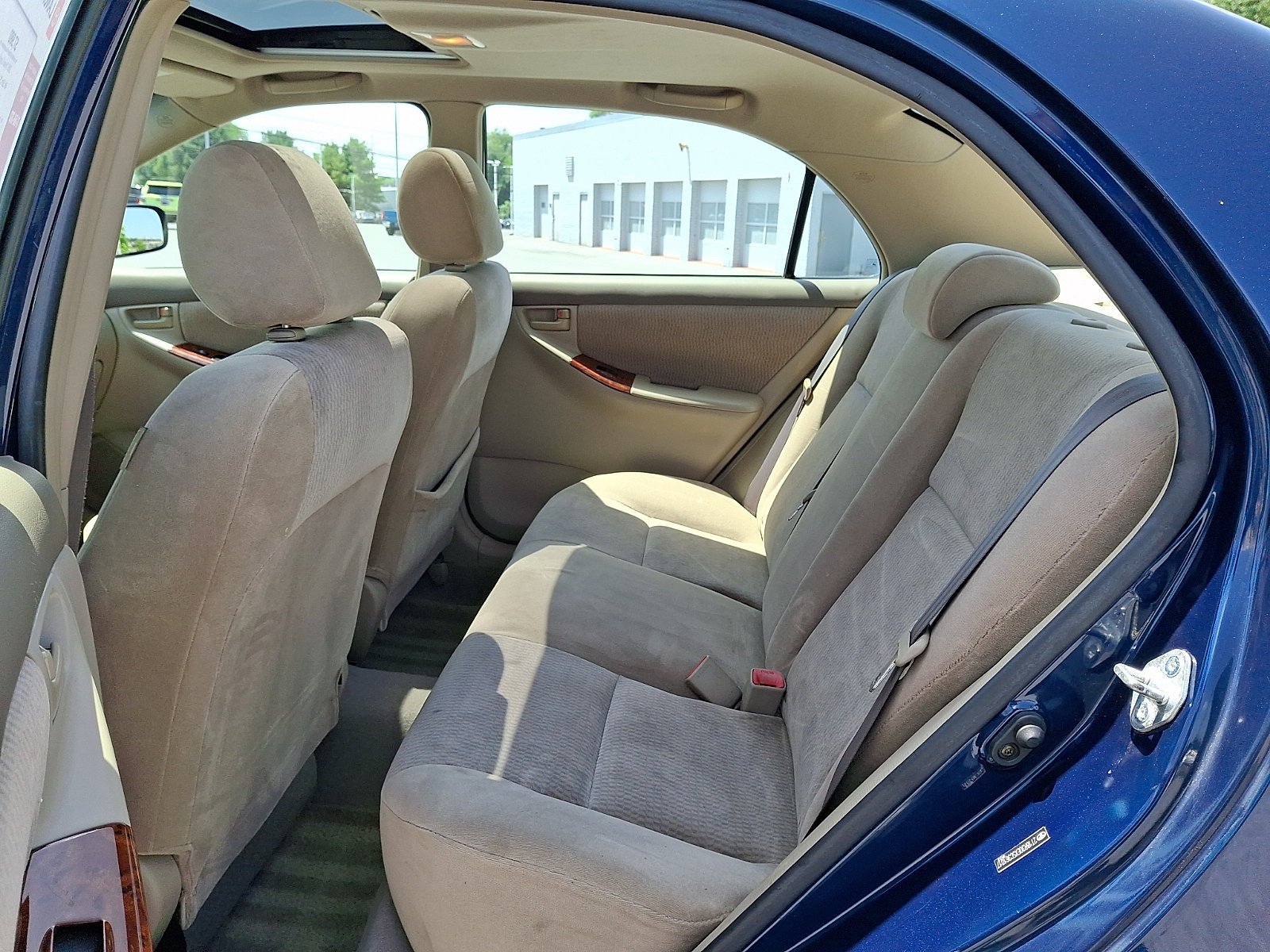 Used 2005 Indigo Ink Pearl Toyota LE image 11