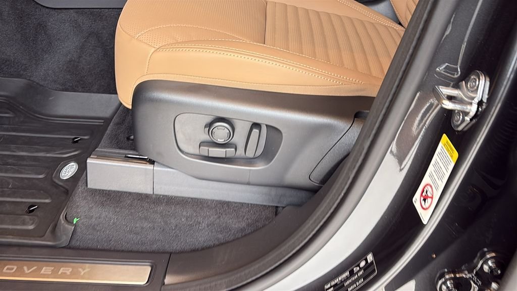 2026 Land Rover Discovery Dynamic SE - Photo 10