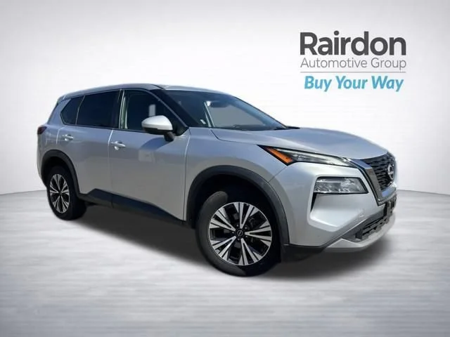 Used 2022 Brilliant Silver Metallic Nissan SV image 12