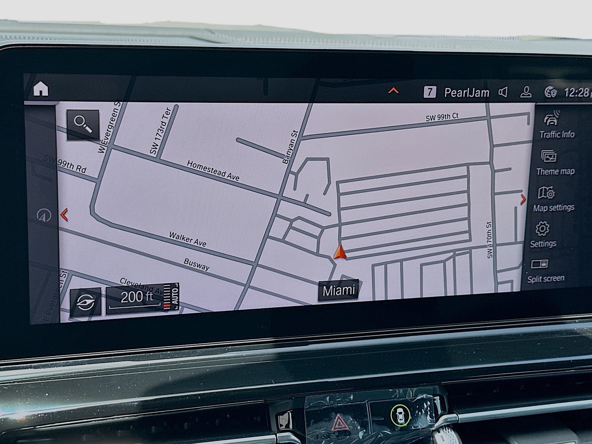 2026 BMW 8 Series M850i - Photo 11