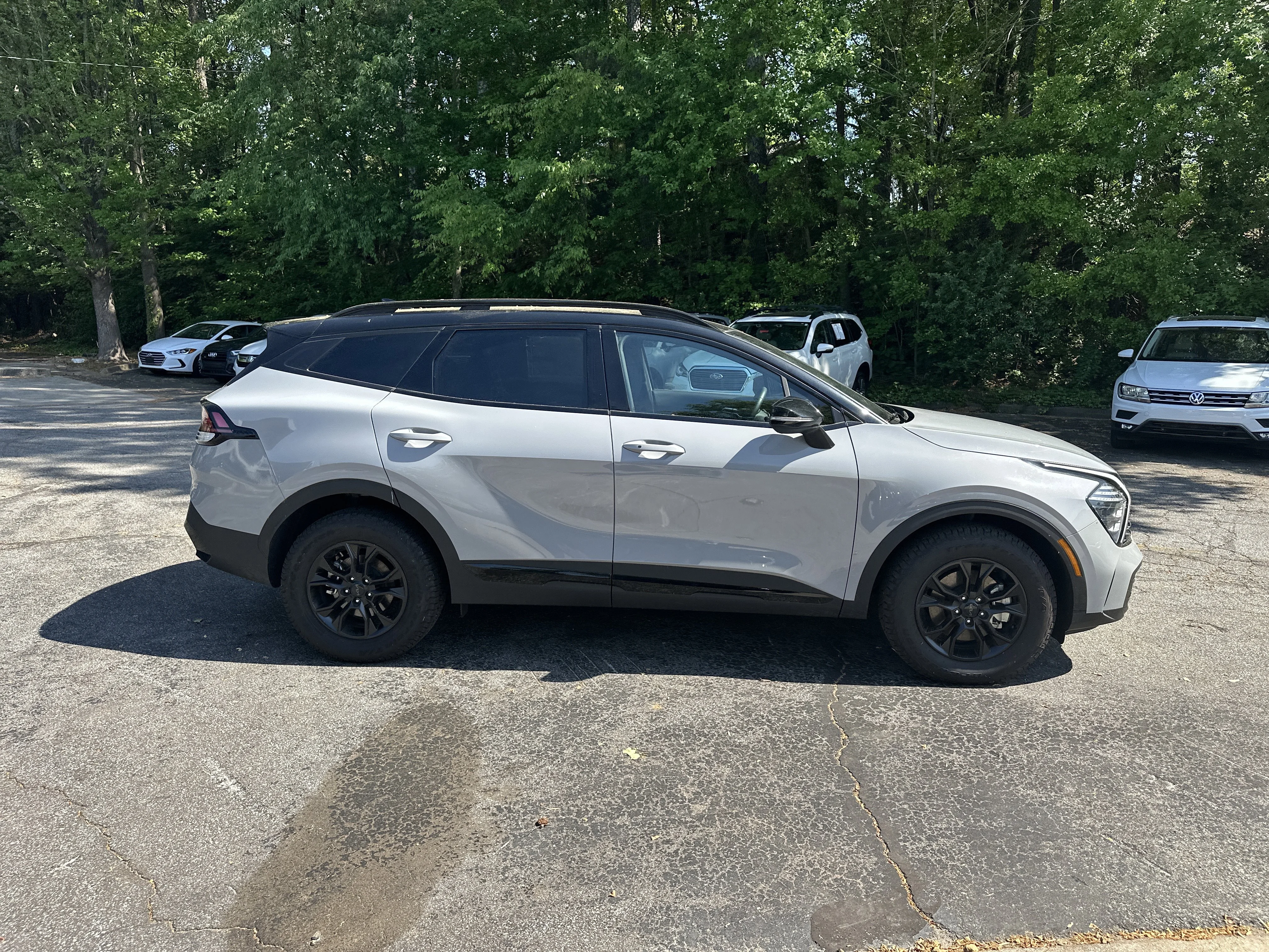 Used 2025 Wolf Gray/Ebony Black Roof Kia X-Pro image 5