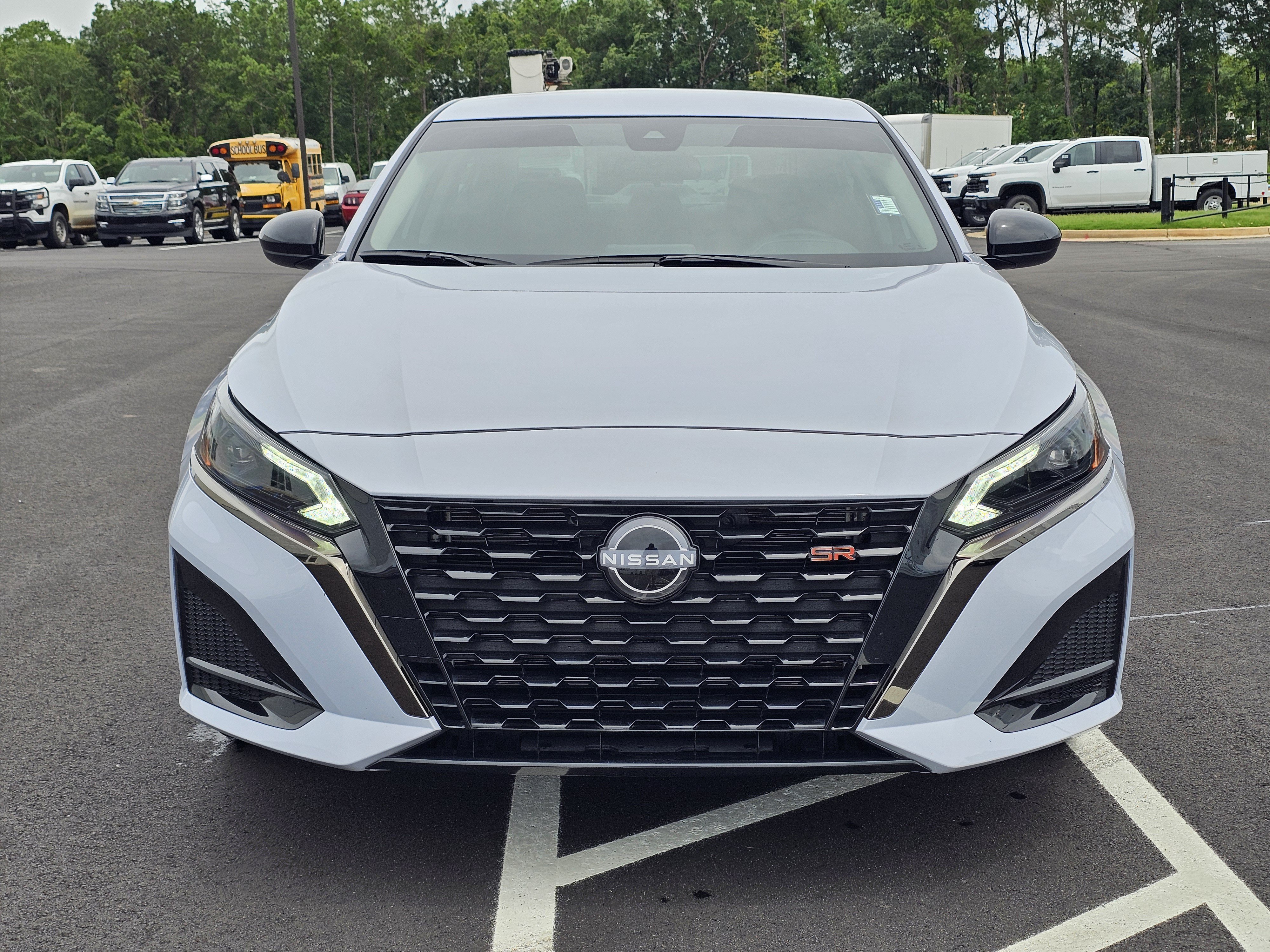 Used 2025 Gray Nissan SR FWD image 4