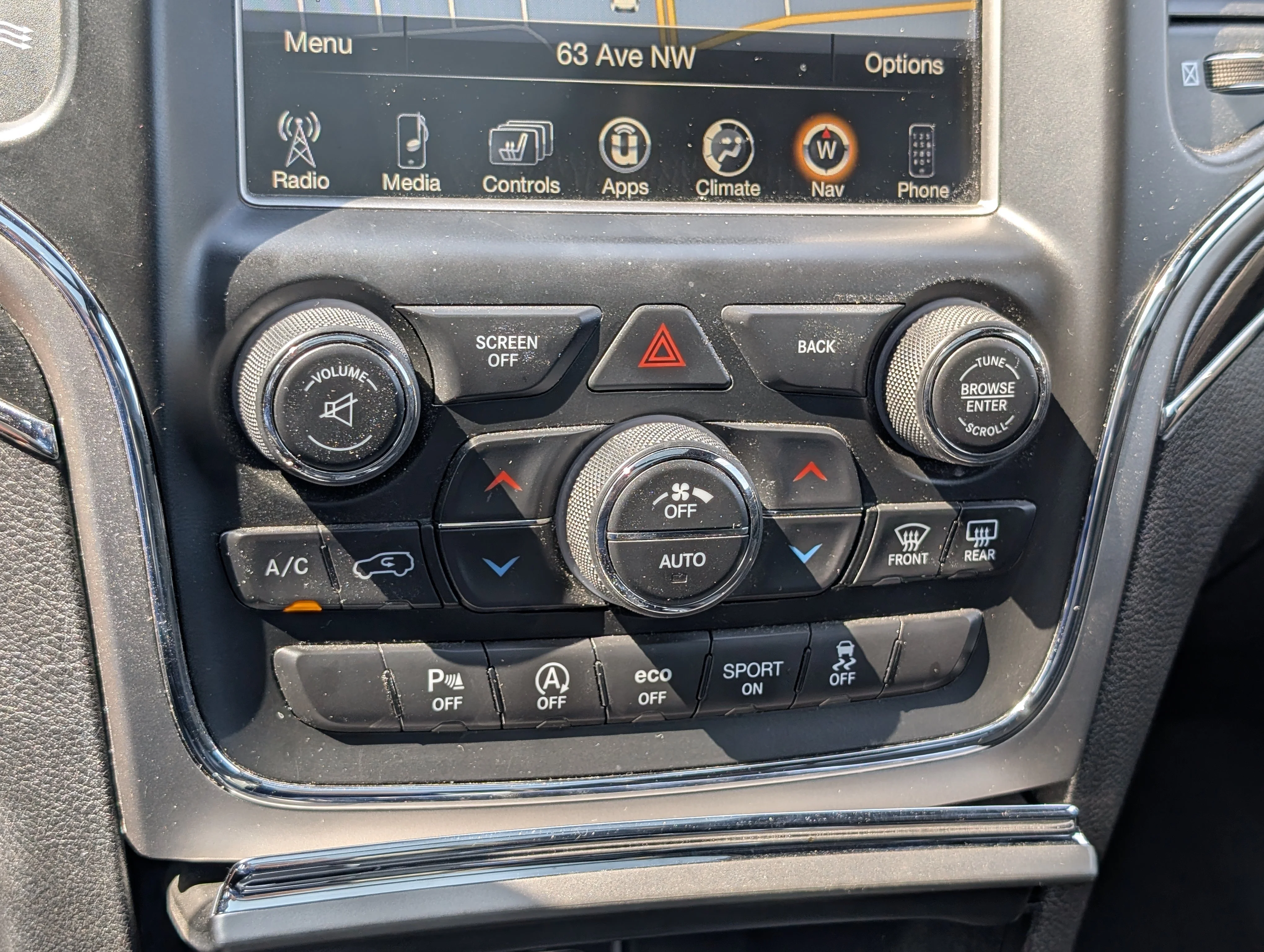 Used 2017 Billet Metallic Jeep Trailhawk image 33