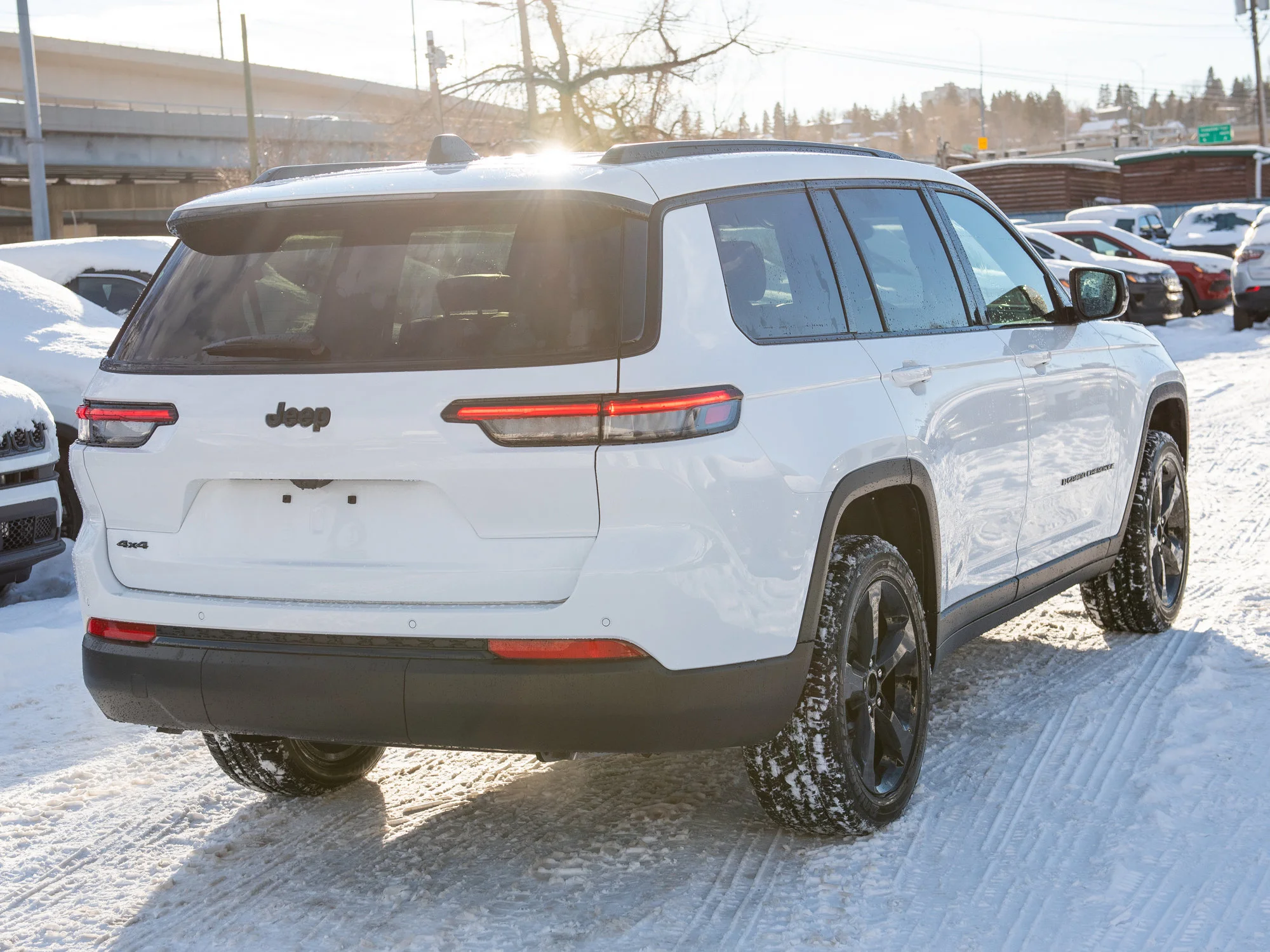 New 2025 White Jeep Altitude* image 5