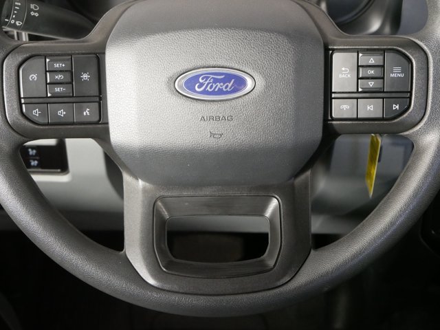 Used 2025 Oxford White Ford Crew Cab XL image 28