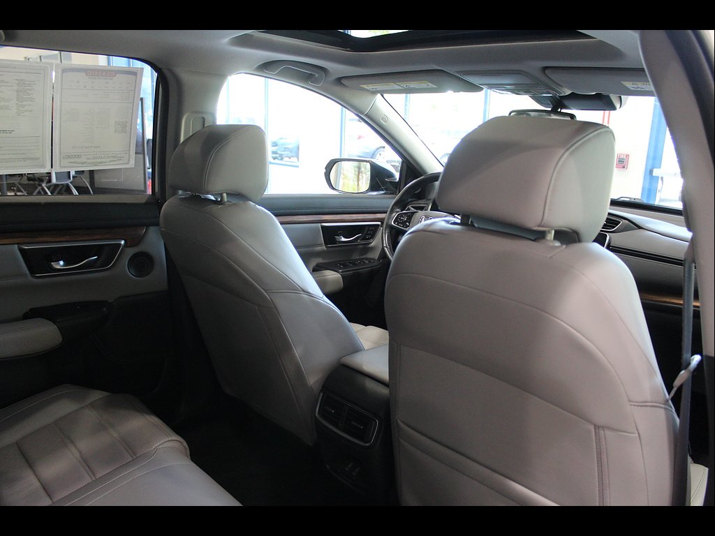 Used 2020 Lunar Silver Metallic Honda Touring image 19