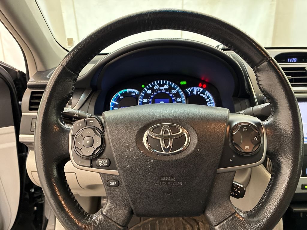 Used 2012 Black Toyota XLE image 11