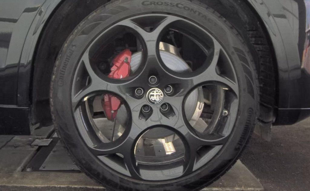 Used 2025 Black Alfa Romeo Veloce image 5