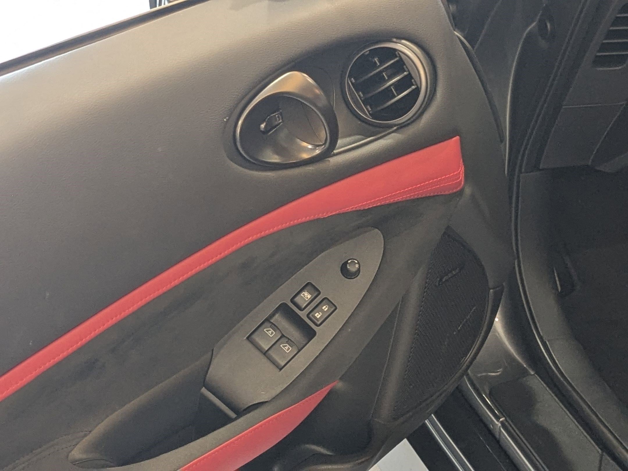 2025 Nissan Z Performance - Photo 10