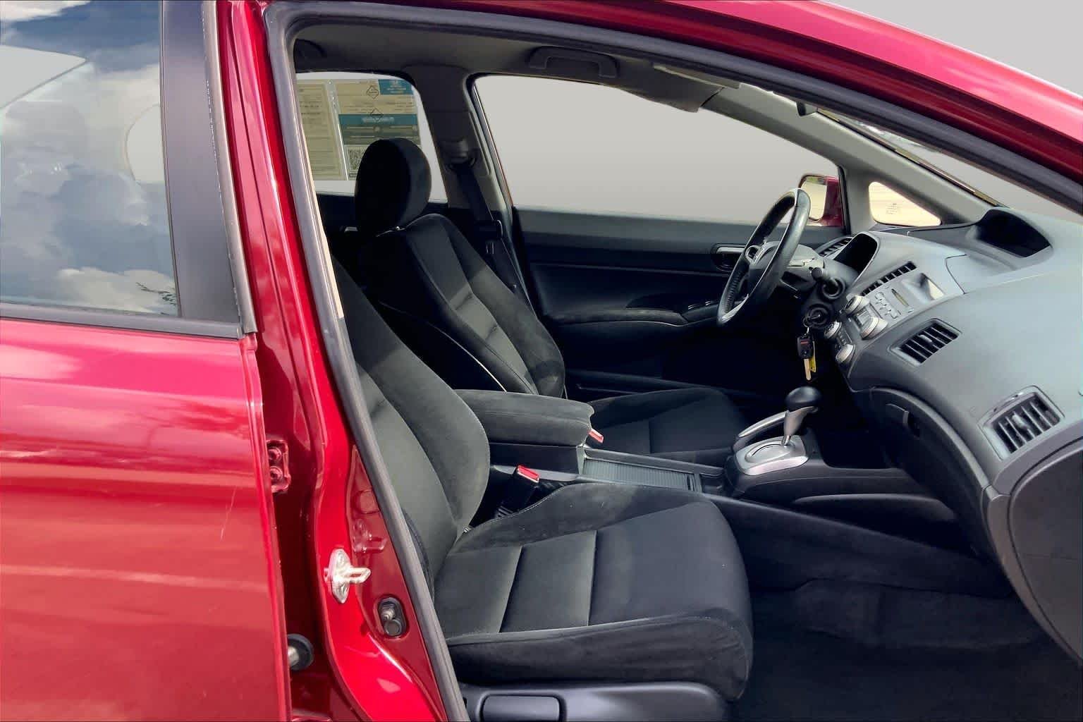 Used 2009 Tango Red Pearl Honda LX-S image 8