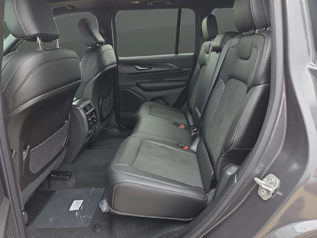 2025 Jeep Grand Cherokee Altitude - Photo 31