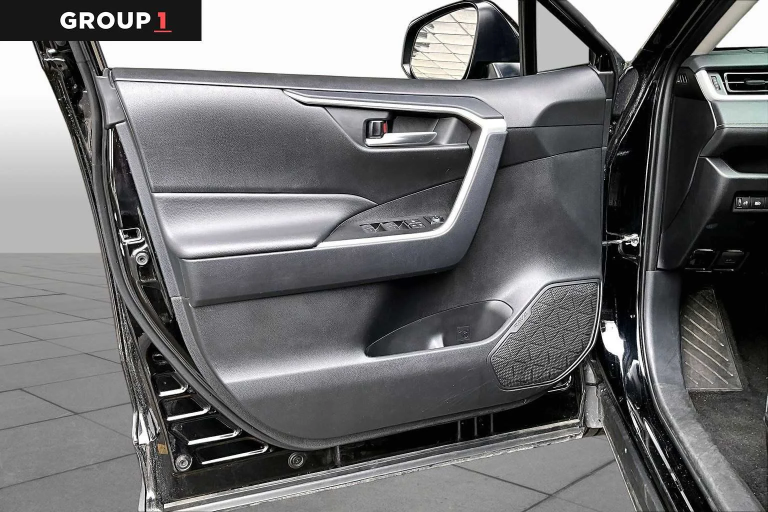 Used 2025 Midnight Black Metallic Toyota XLE image 22