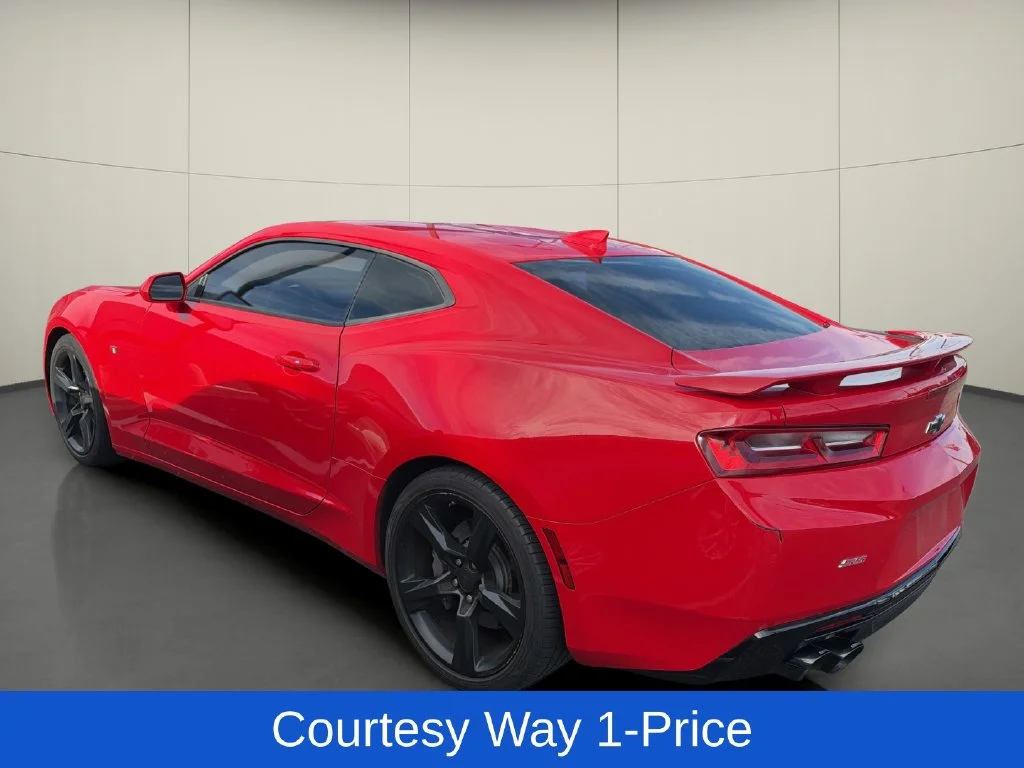 Used 2017 Red Chevrolet SS image 5