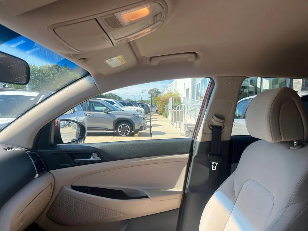 Used 2017 Red Hyundai SE image 11