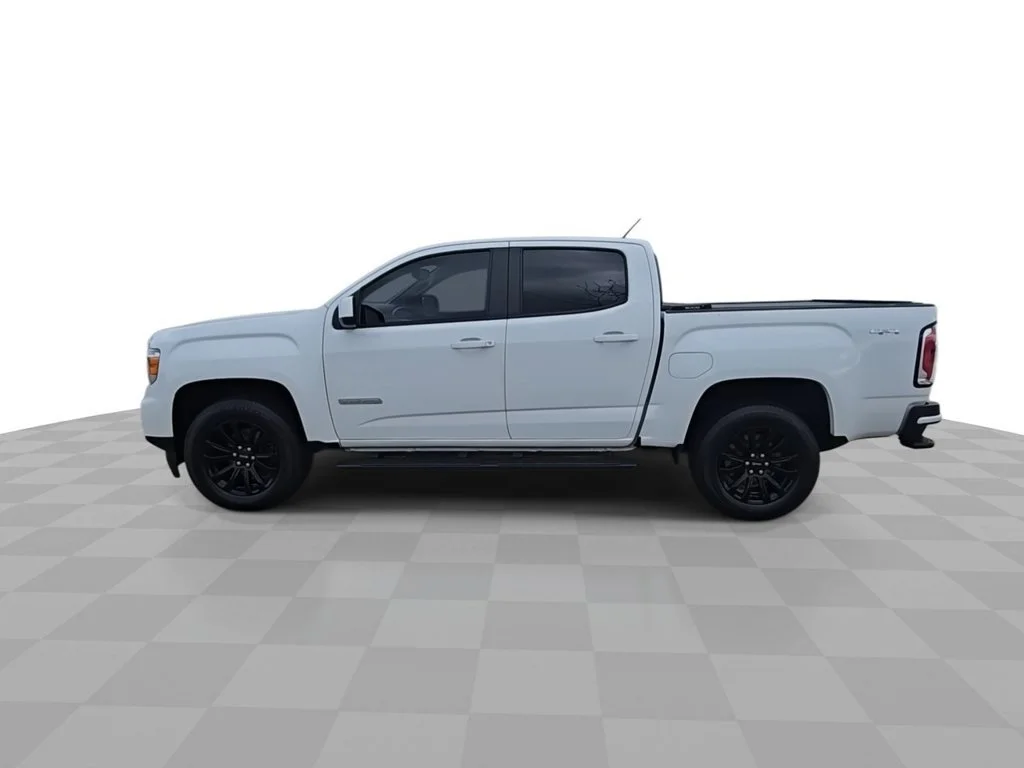 Used 2021 SUMMIT WHITE GMC 4WD Elevation image 5