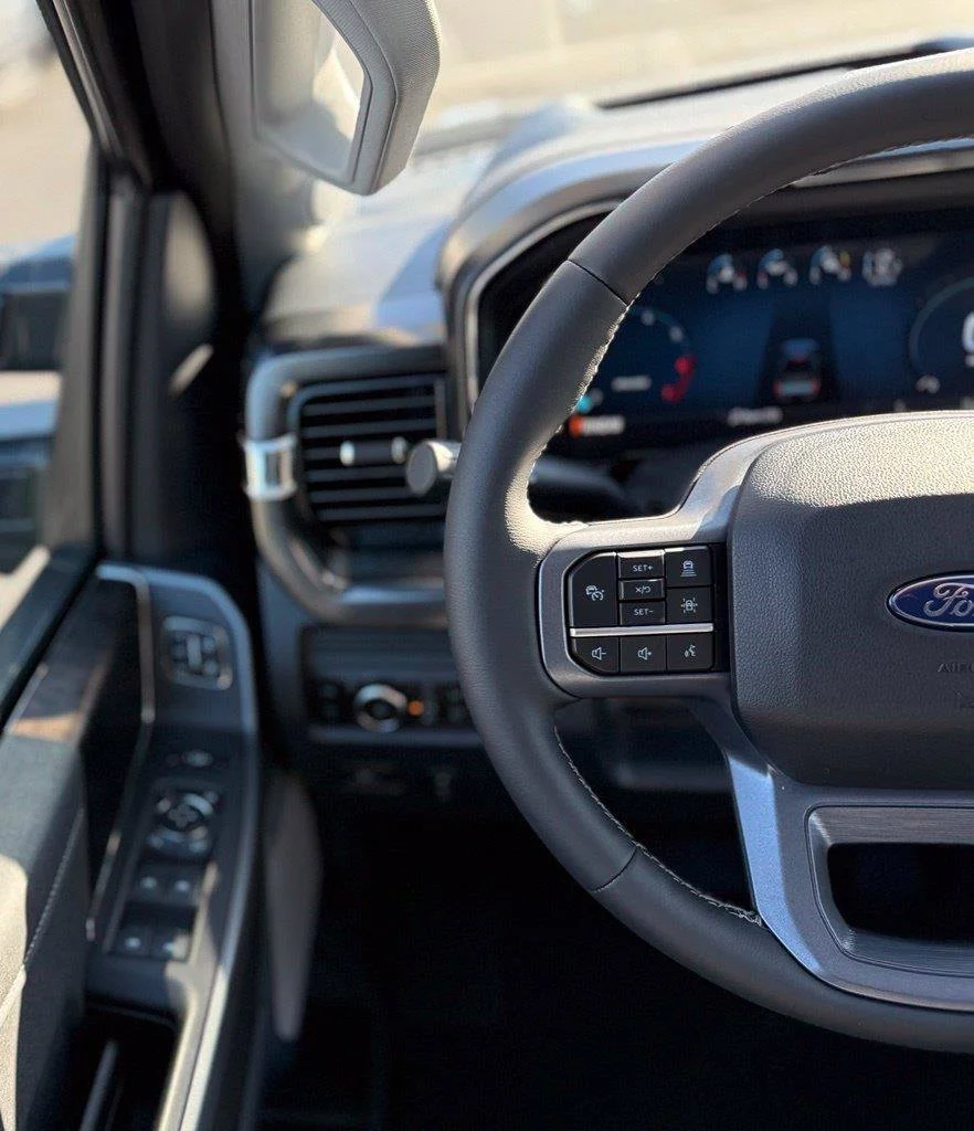 New 2027 Agate Black Metallic Ford F-250® Lariat® image 18