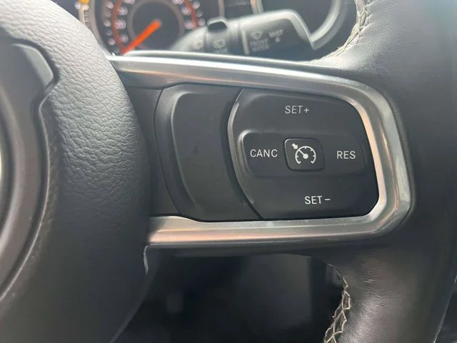Used 2018 Silver Jeep Unlimited Sahara image 25