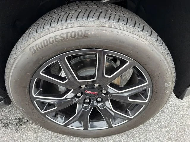 Used 2026 Onyx Black GMC Elevation image 12