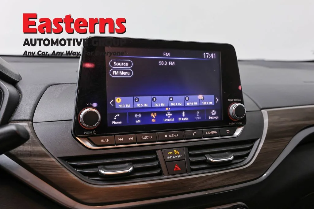Used 2024 Black Nissan 2.5 SV image 19